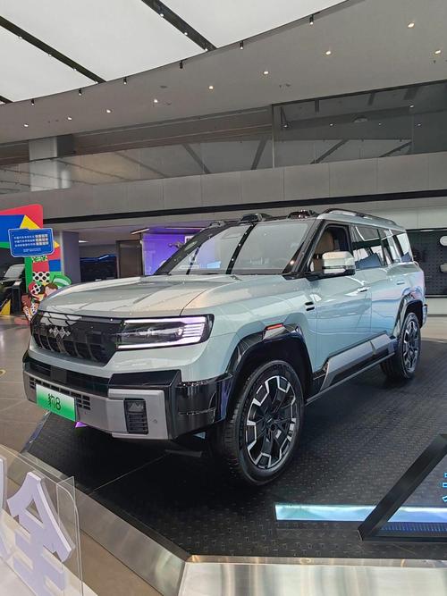 成都334比亚迪方程豹硬派越野的爆款，英菲尼迪35周年与你共成长